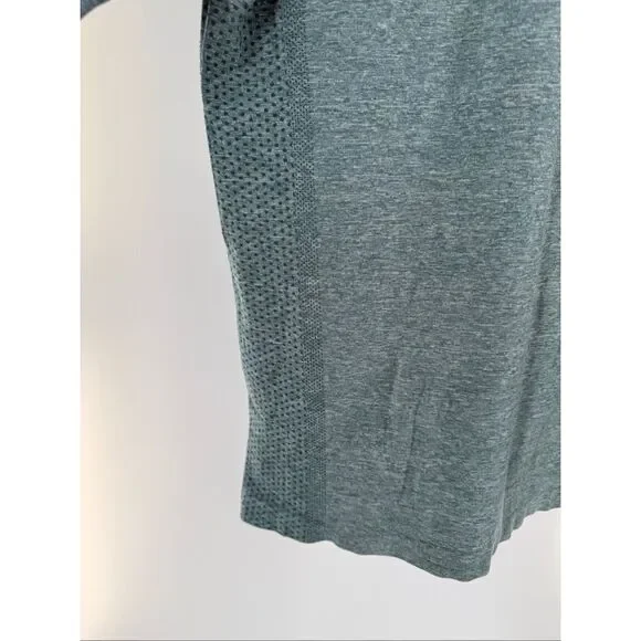 Figs Women’s Seamless Long Sleeve Shirt Large Light Teal - Picture 4 of 5